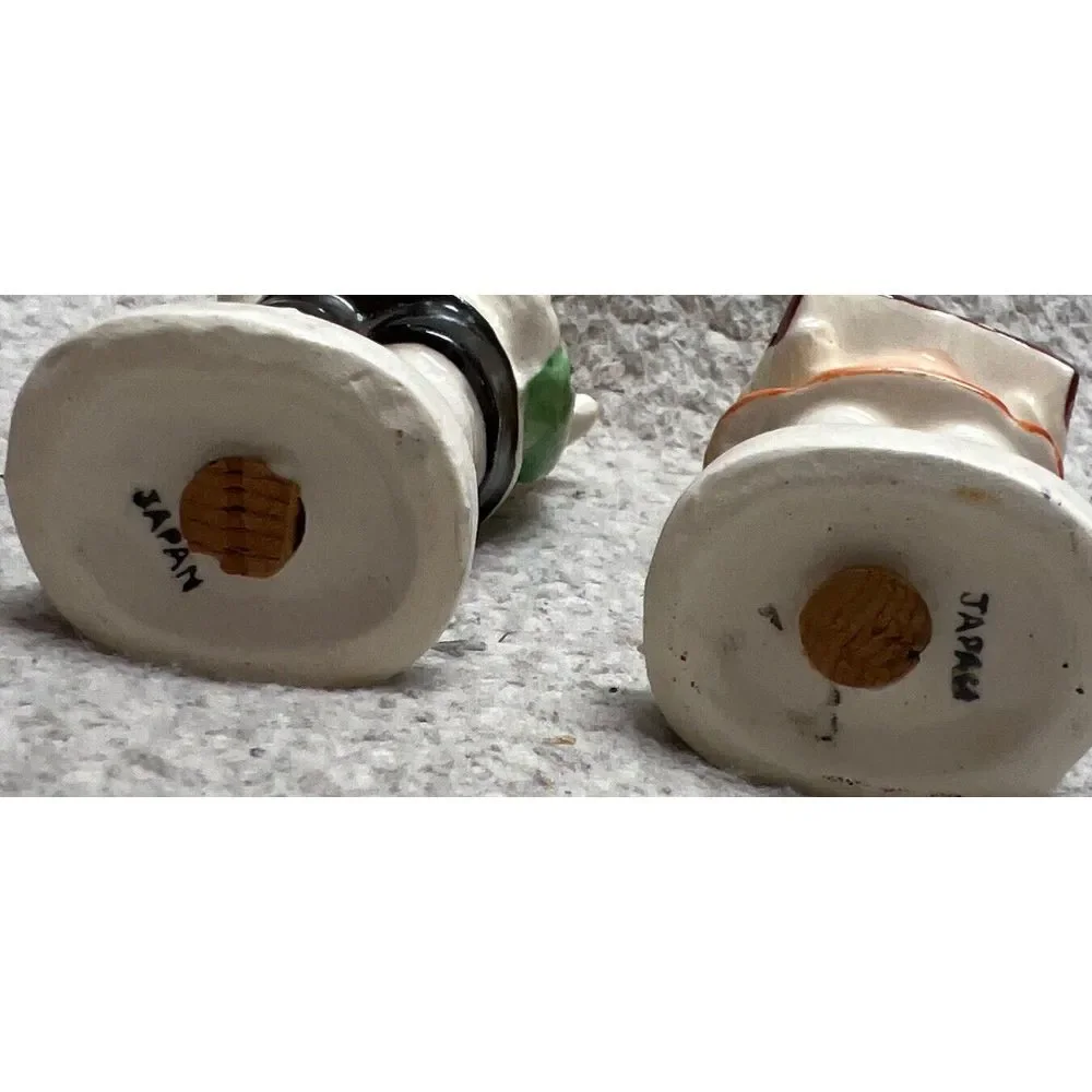 Vintage Porcelain‎ Boy and Girl Singing Salt & Pepper Shakers Made In Japan